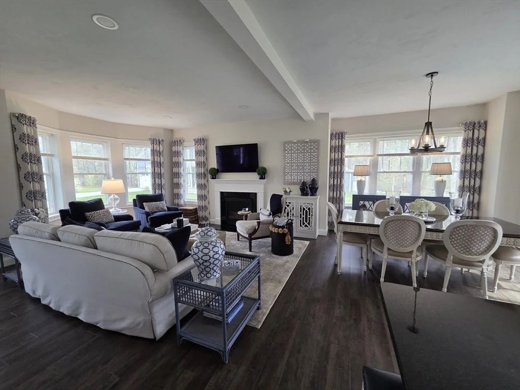 Photo of 10 Wisteria Ln