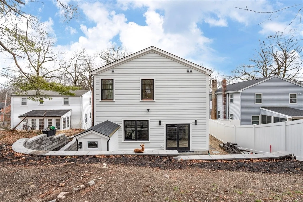 Photo of 383 Marrett