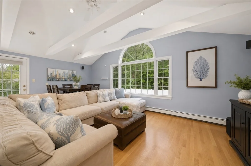 Photo of 30 Roseen Rd