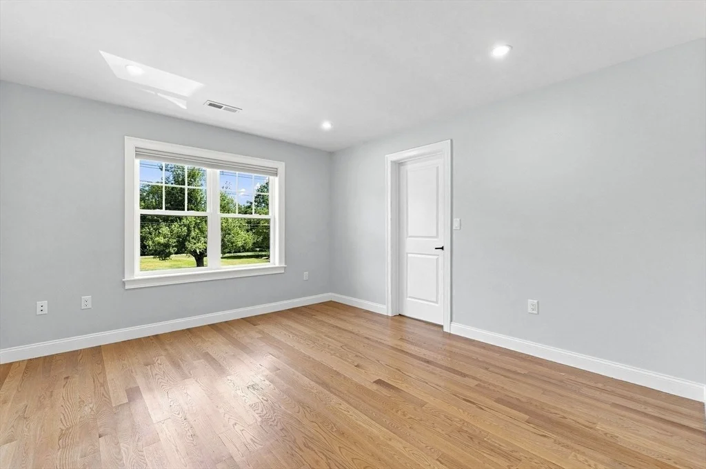 Photo of 698 Trapelo Road