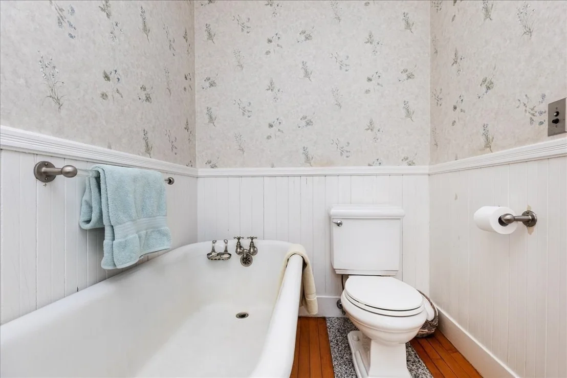 Photo of 7 Intervale Rd
