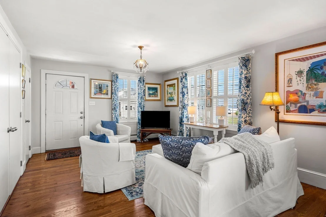 Photo of 6 Fox Hill Road