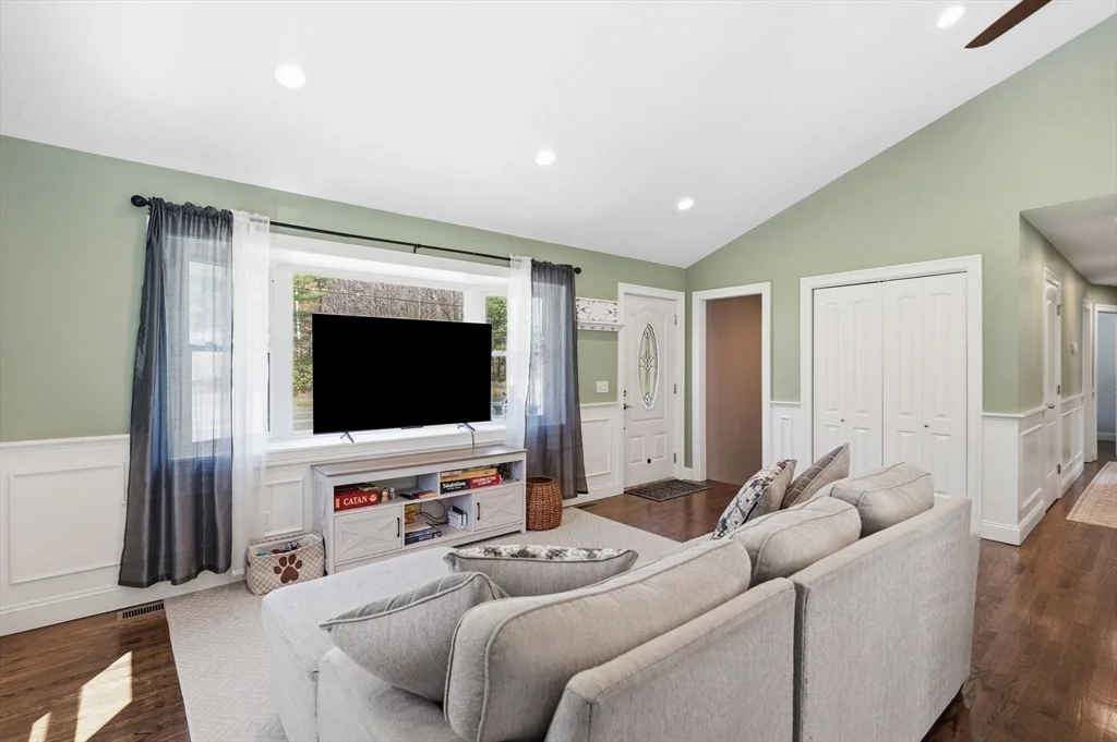 Photo of 249 Ware St