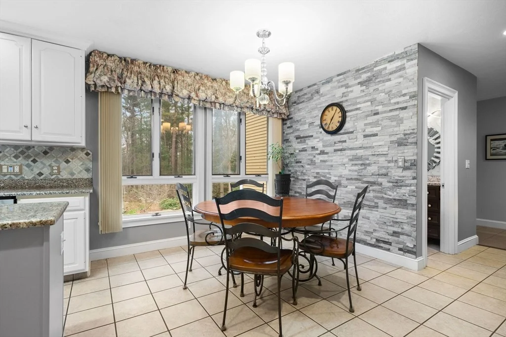 Photo of 231 Manns Dr