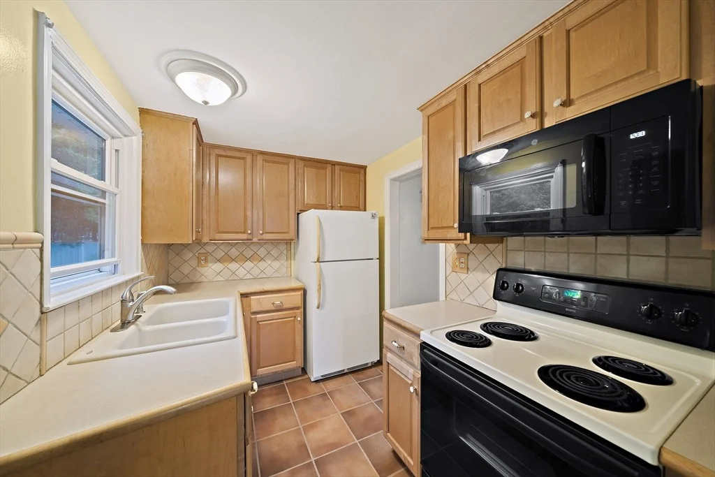 Photo of 38 Roseen Rd