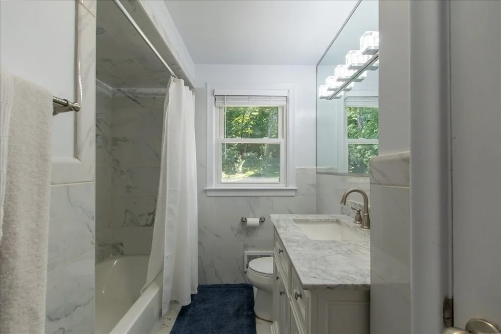 Photo of 37 Lantern Ln.