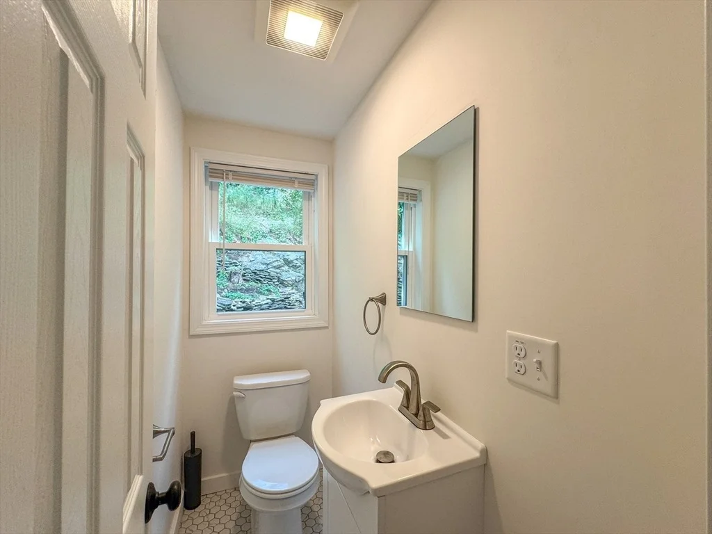 Photo of 282 Pleasant St