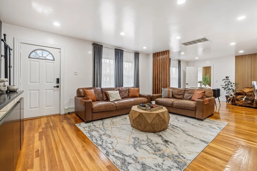 Photo of 2 Winmere Ave