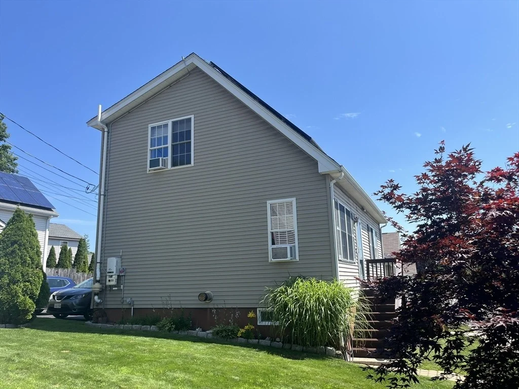 Photo of 1434 Main St