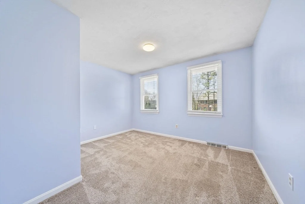 Photo of 75 Erica Dr
