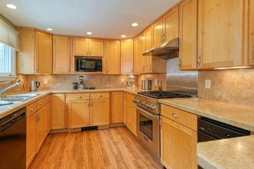 Photo of 11 Warren Dr