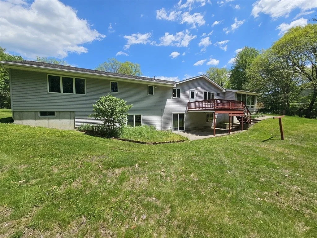 Photo of 80 Elizabeth Dr
