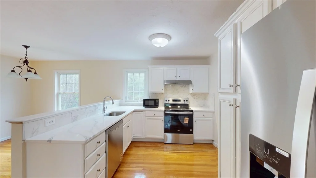 Photo of 8 Westside Dr