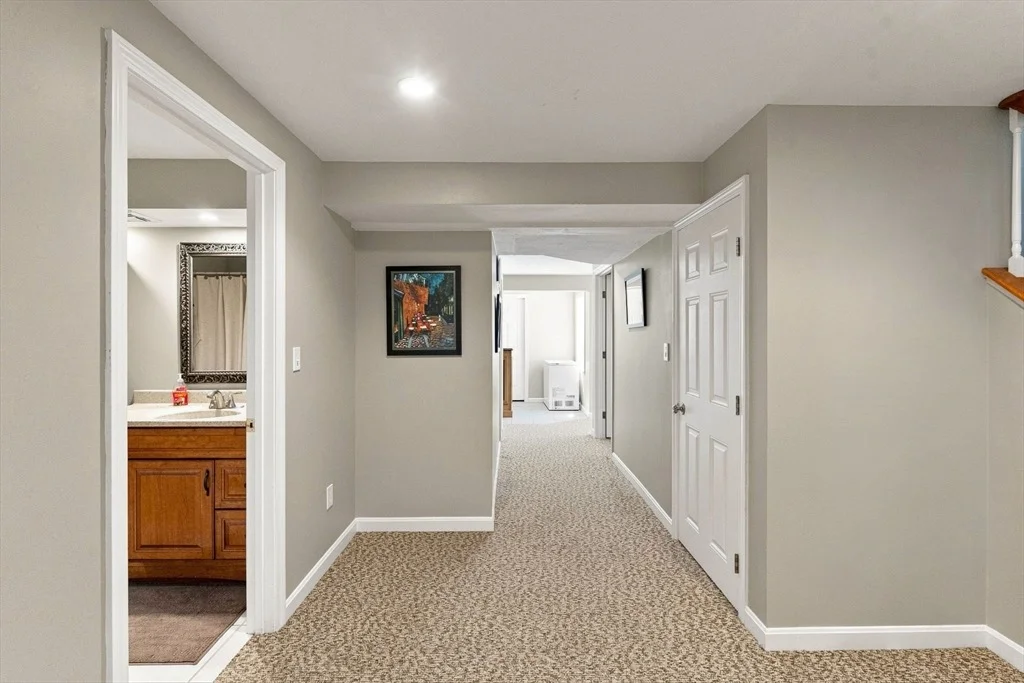 Photo of 13 Larkin Ln