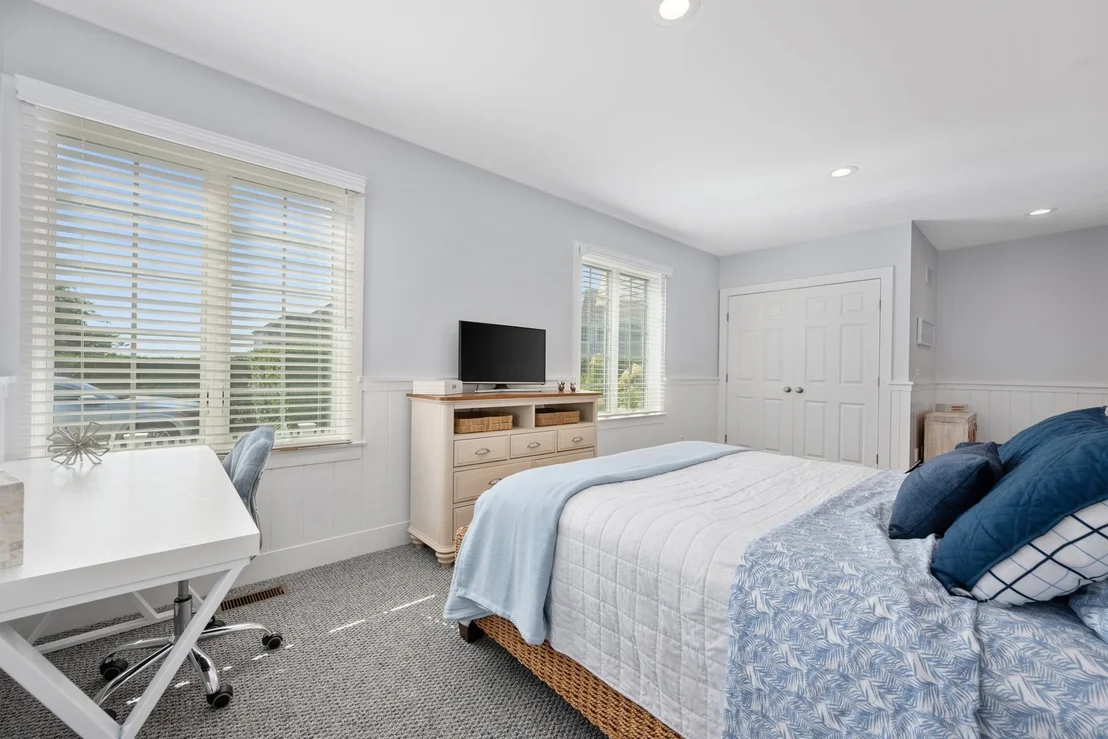 Photo of 122 Shore Drive West