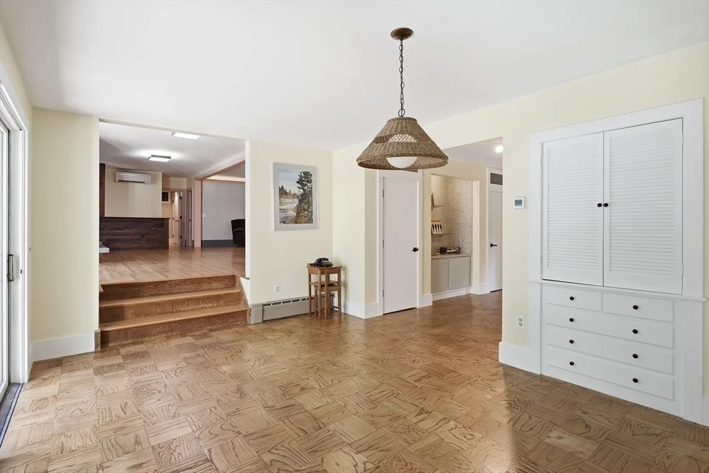 Photo of 131 Warren Ave