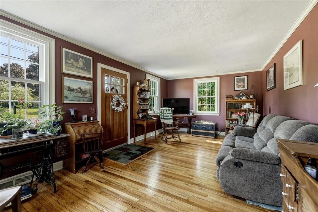 Photo of 460 State St