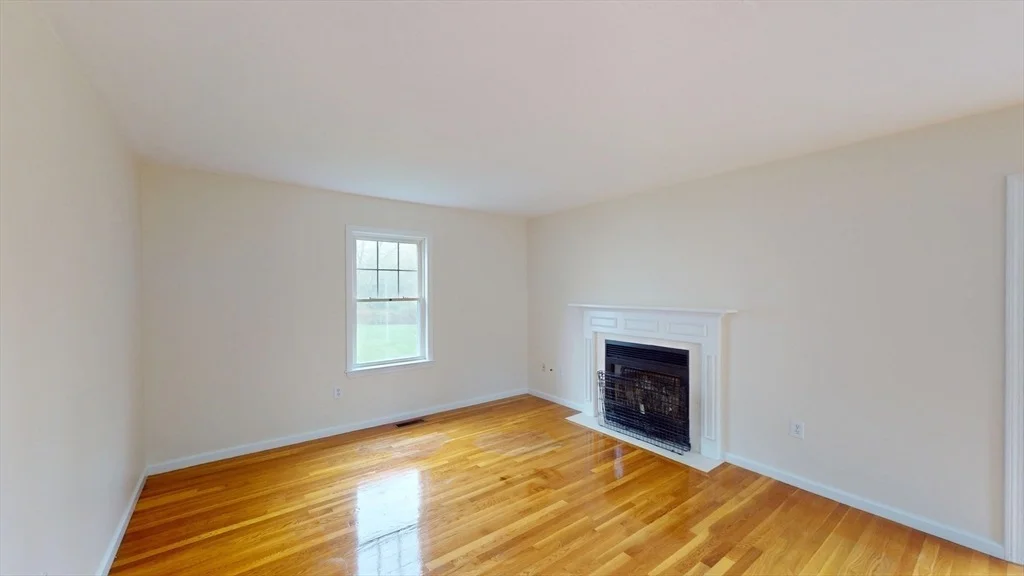 Photo of 8 Westside Dr