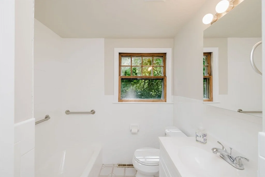 Photo of 27 Connie Dr