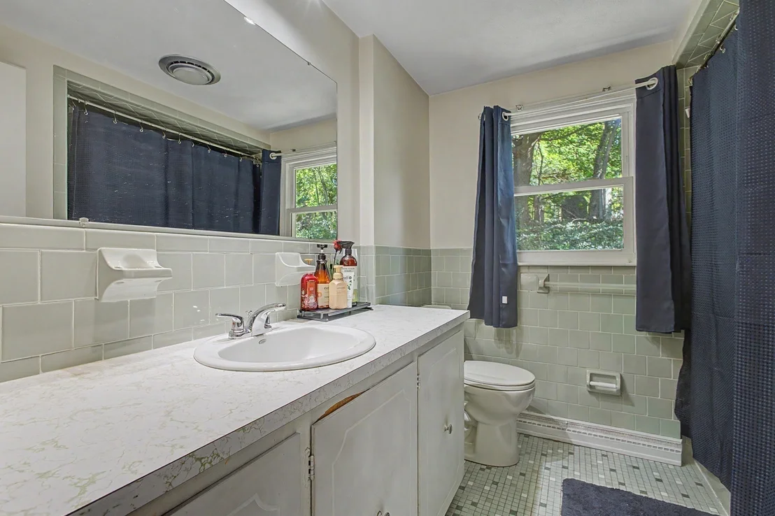 Photo of 9 Johnson Ave