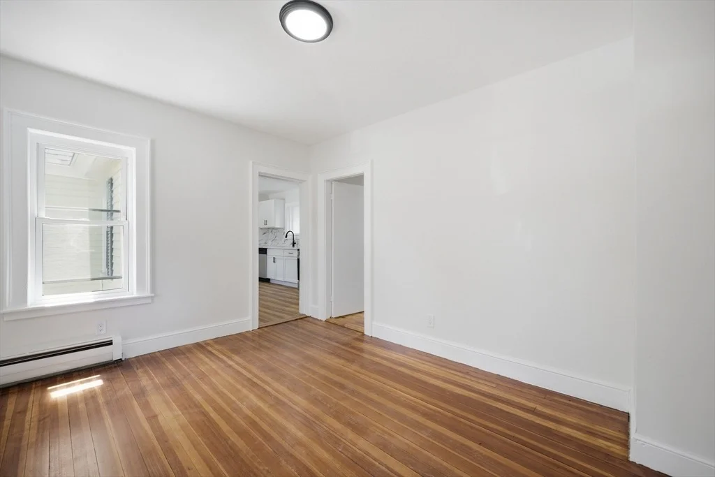 Photo of 323 Spring St