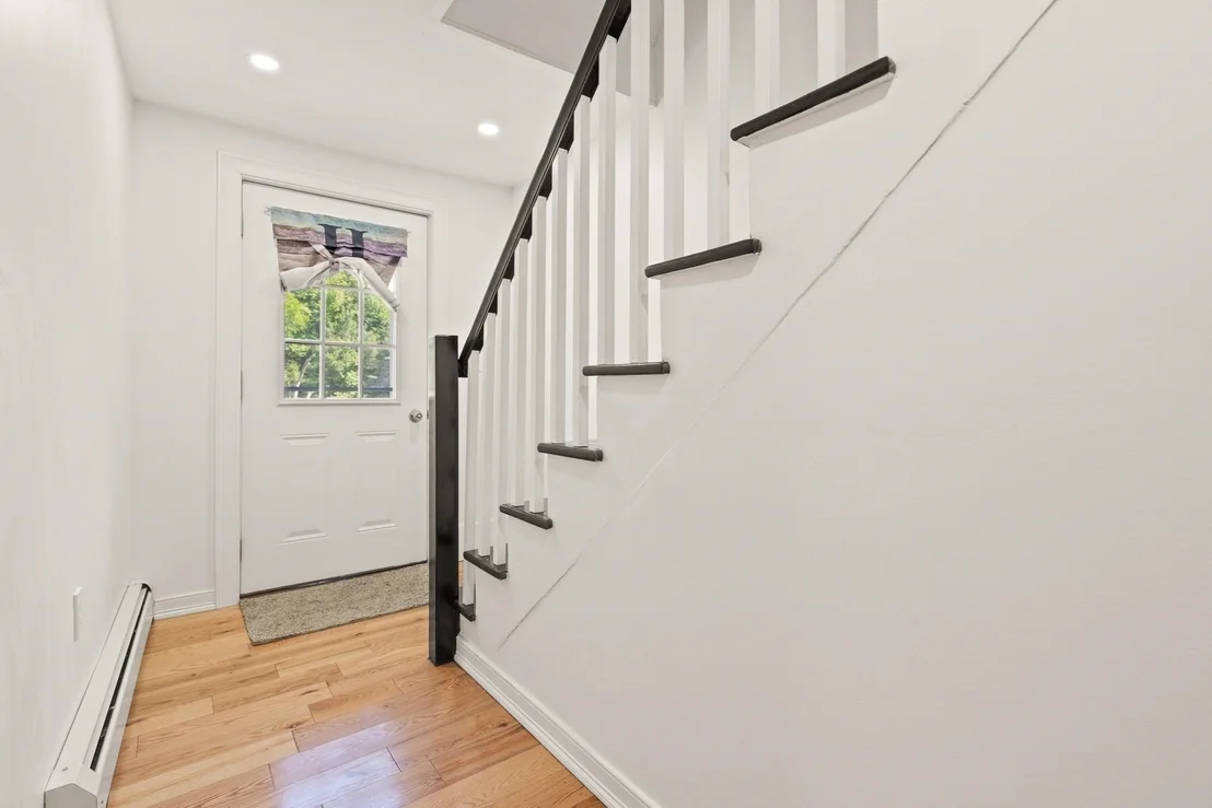 Photo of 155 River St