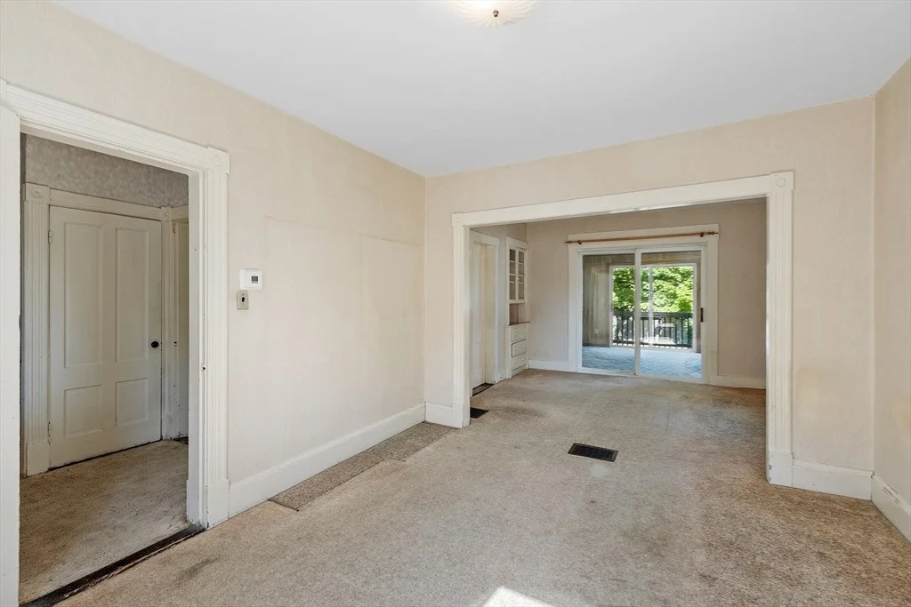 Photo of 33 West Meadow Road