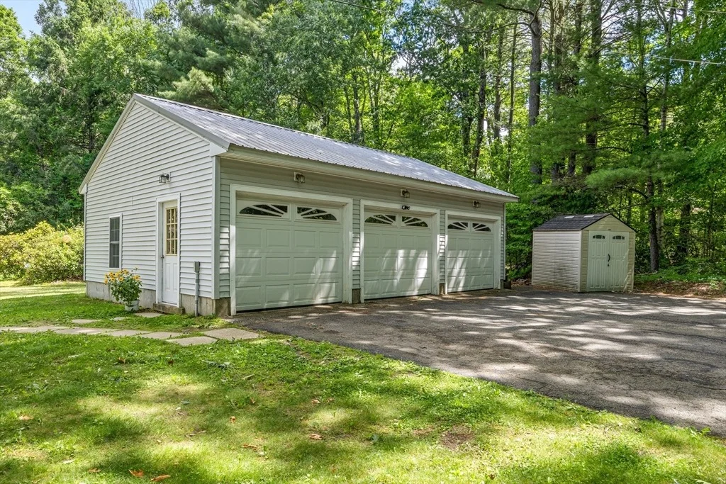 Photo of 294 North Valley Road