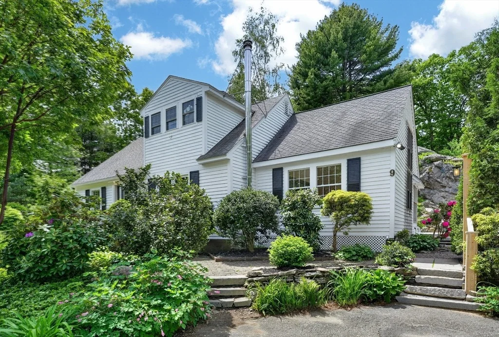 Photo of 9 Ledgewood Dr