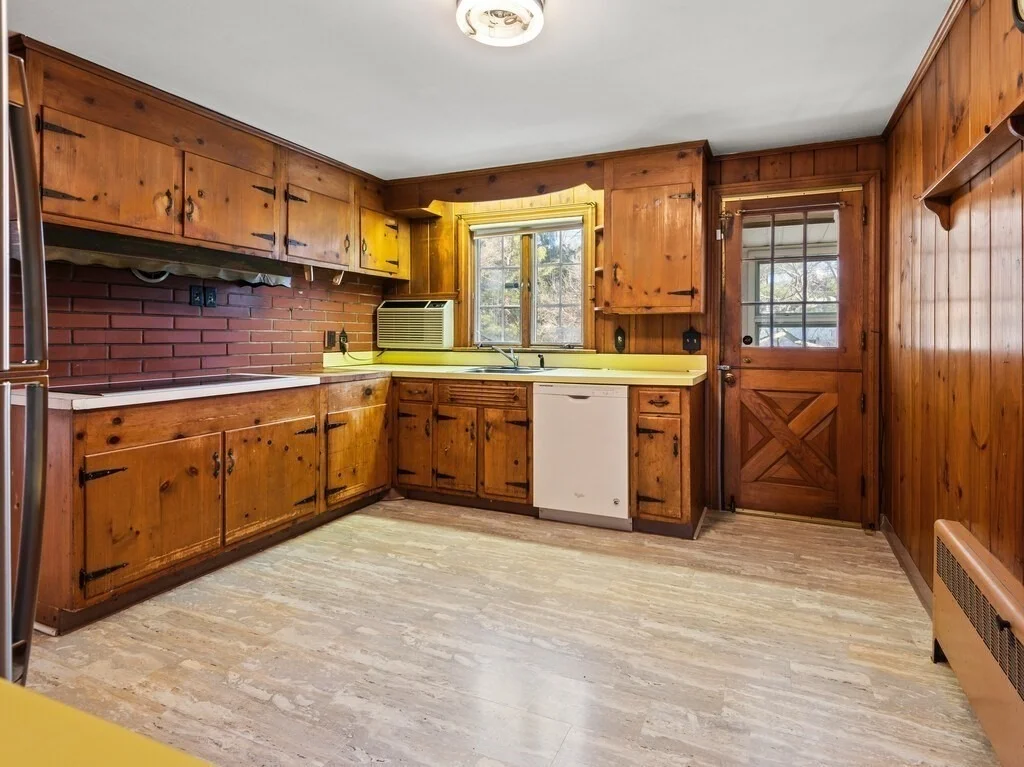 Photo of 42 Ellis Dr.