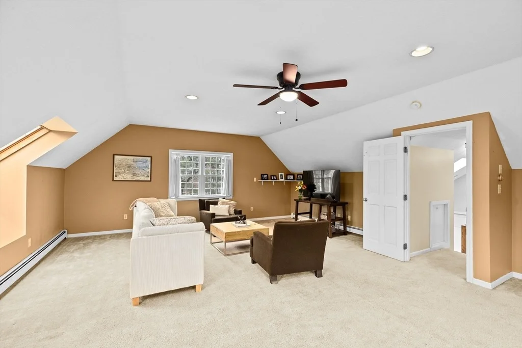 Photo of 9 Windward Ln