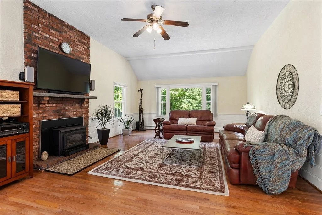 Photo of 16 Silver Hill Rd