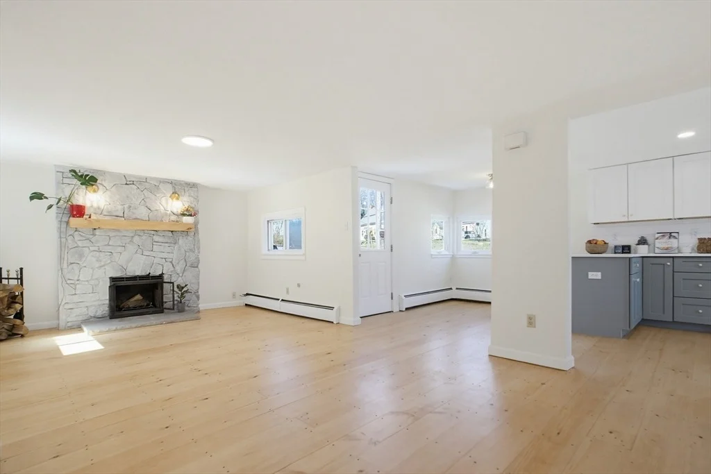 Photo of 142 Whiting St