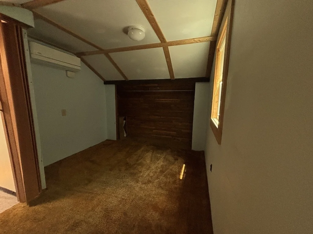 Photo of 570 Eastside Road