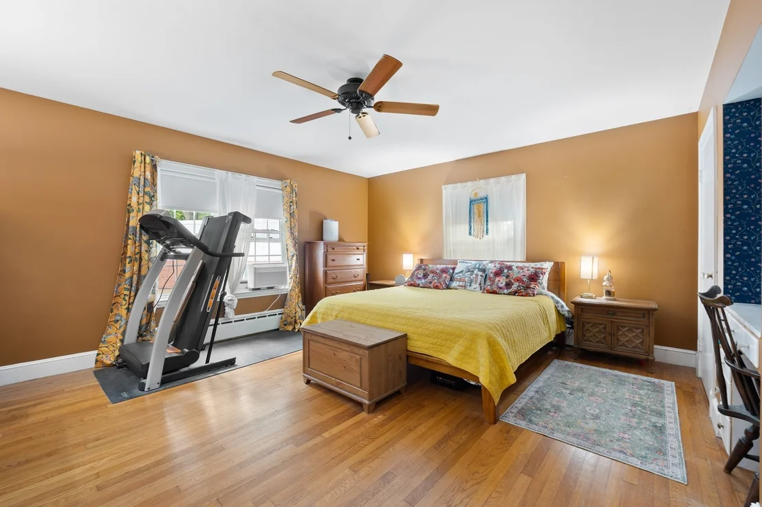 Photo of 163 Oakside Ave