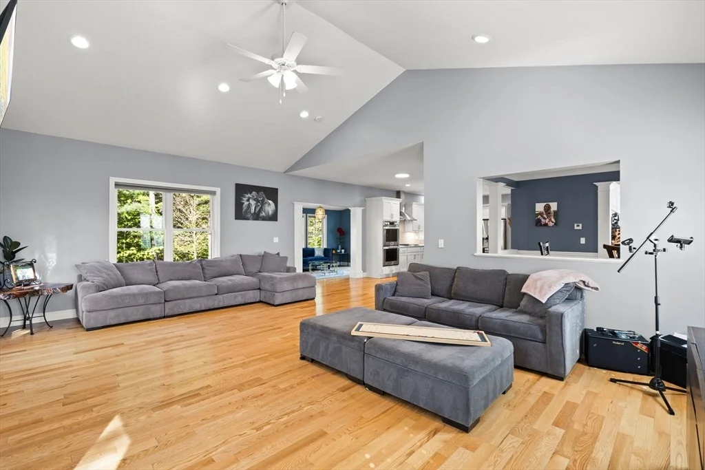 Photo of 39 Erbeck Cir Ext