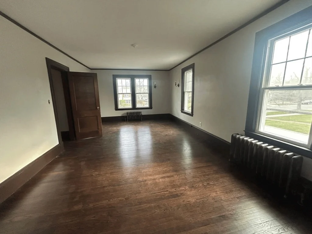 Photo of 122 Bellevue Ave