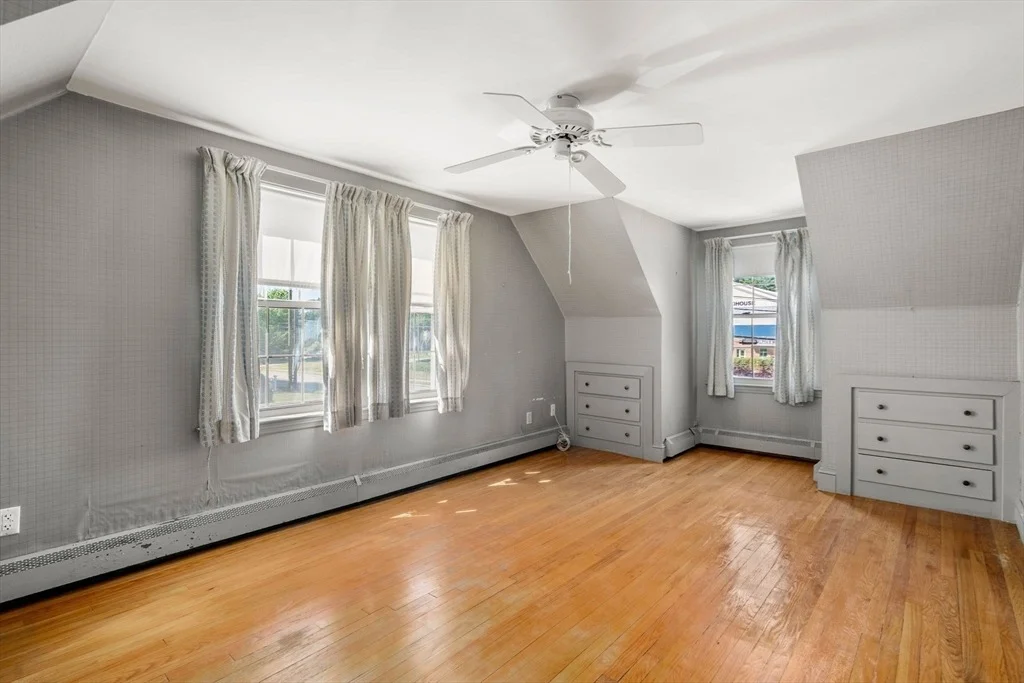 Photo of 278 Common St