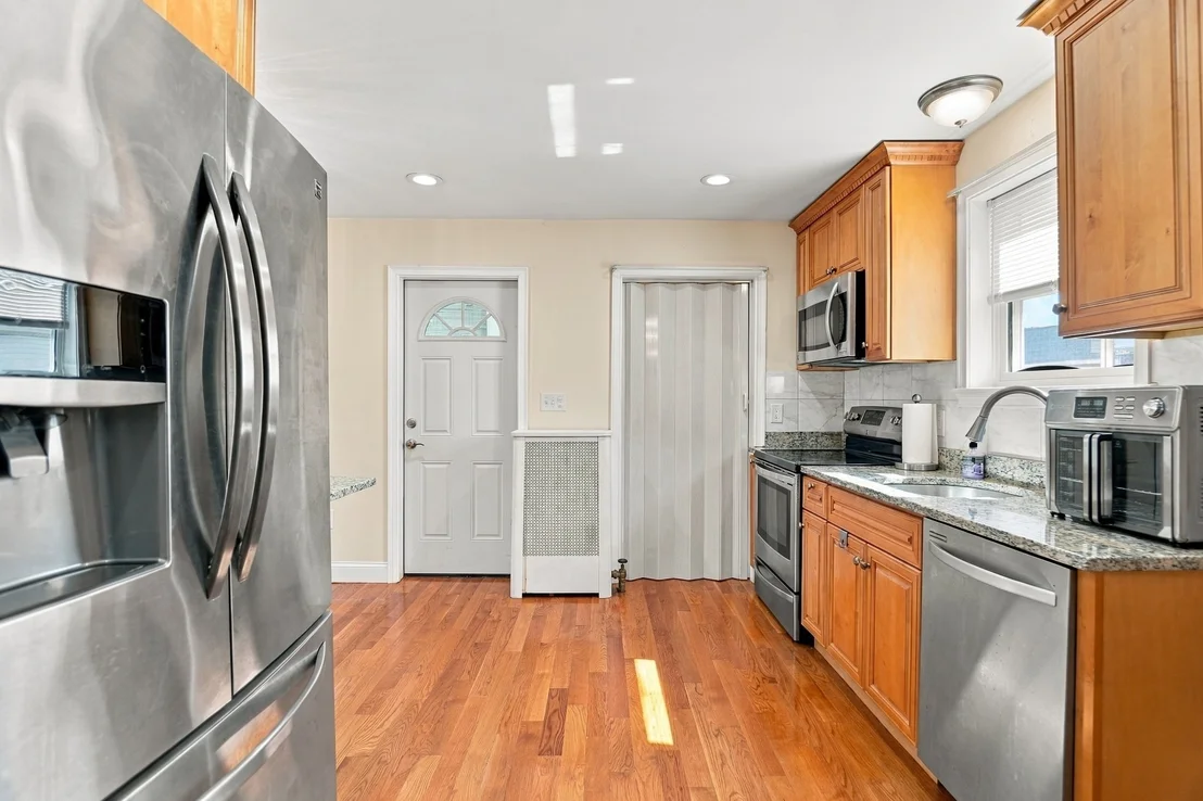 Photo of 7 Geneva Avenue