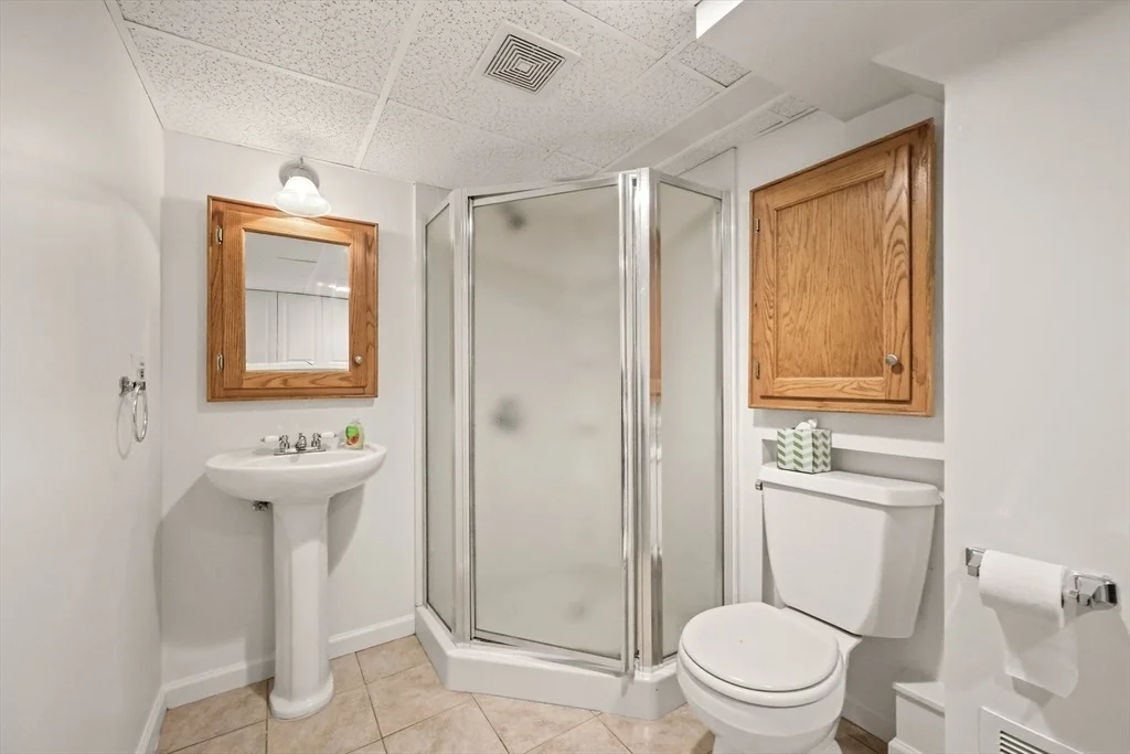 Photo of 9 Metacomet Road