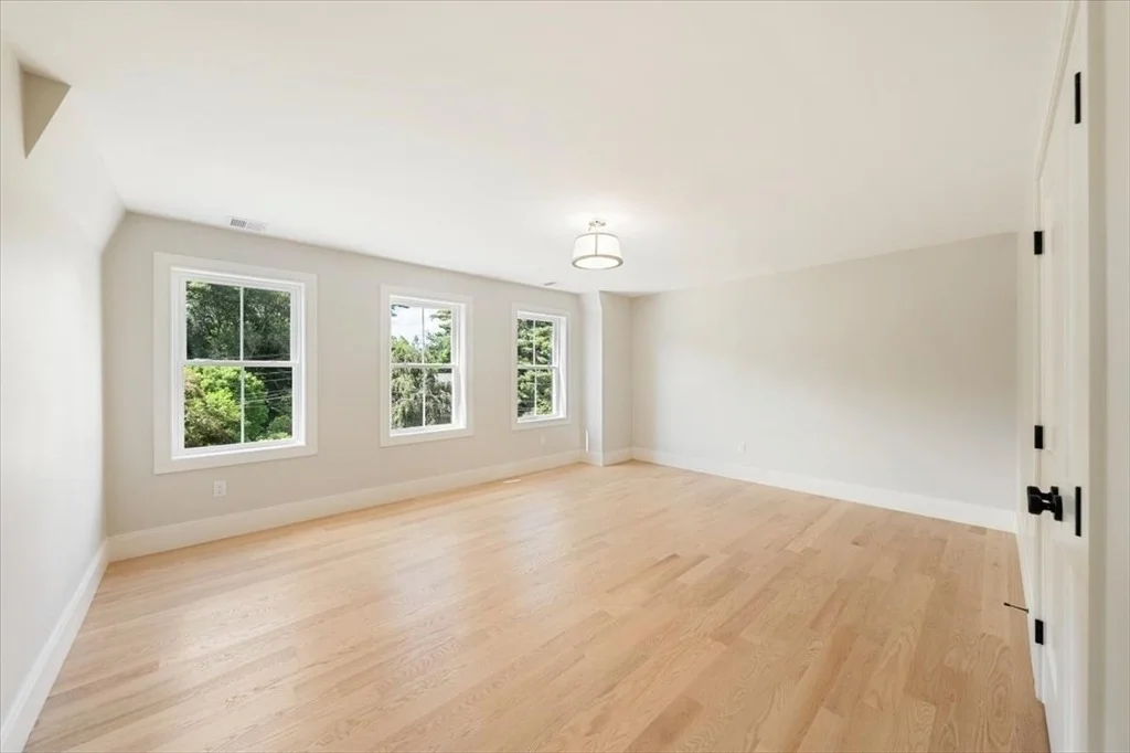 Photo of 6 Oak Knoll Road