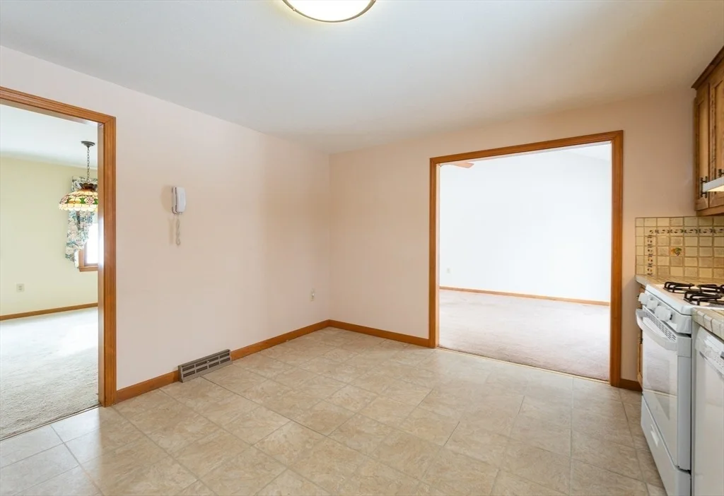 Photo of 28 Bridle Path Rd