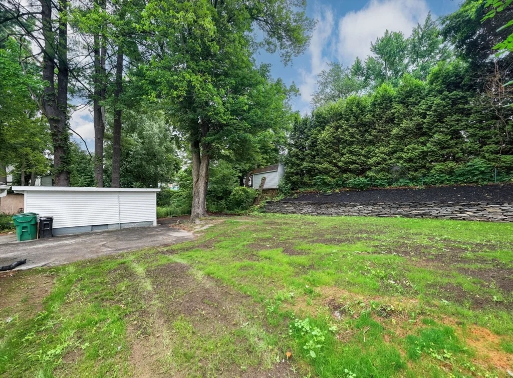 Photo of 83 Rolf Ave