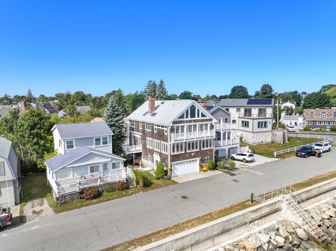 Photo of 125 Edgewater Drive