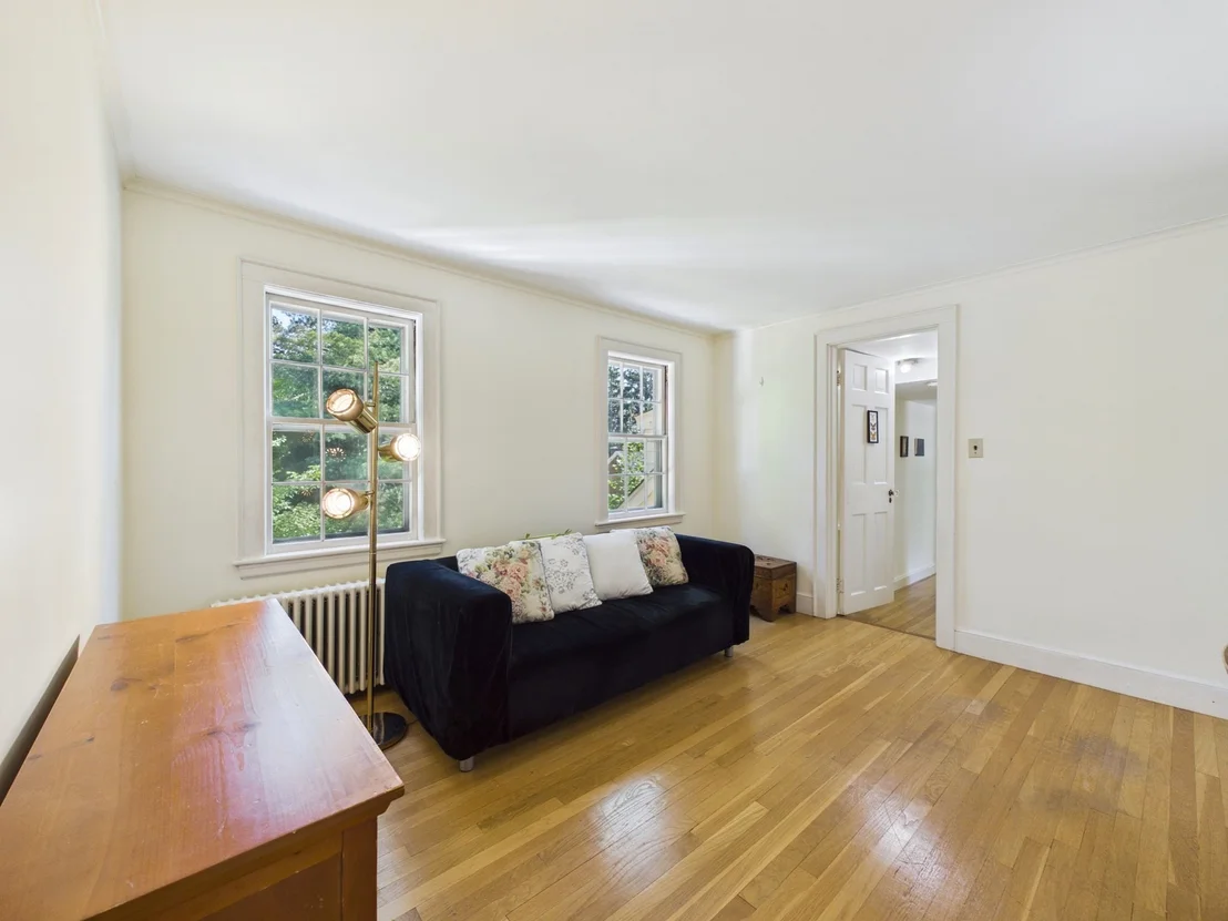 Photo of 390 Marsh St