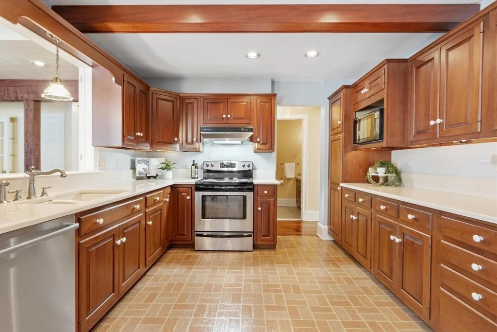 Photo of 23 Tahanto Trail