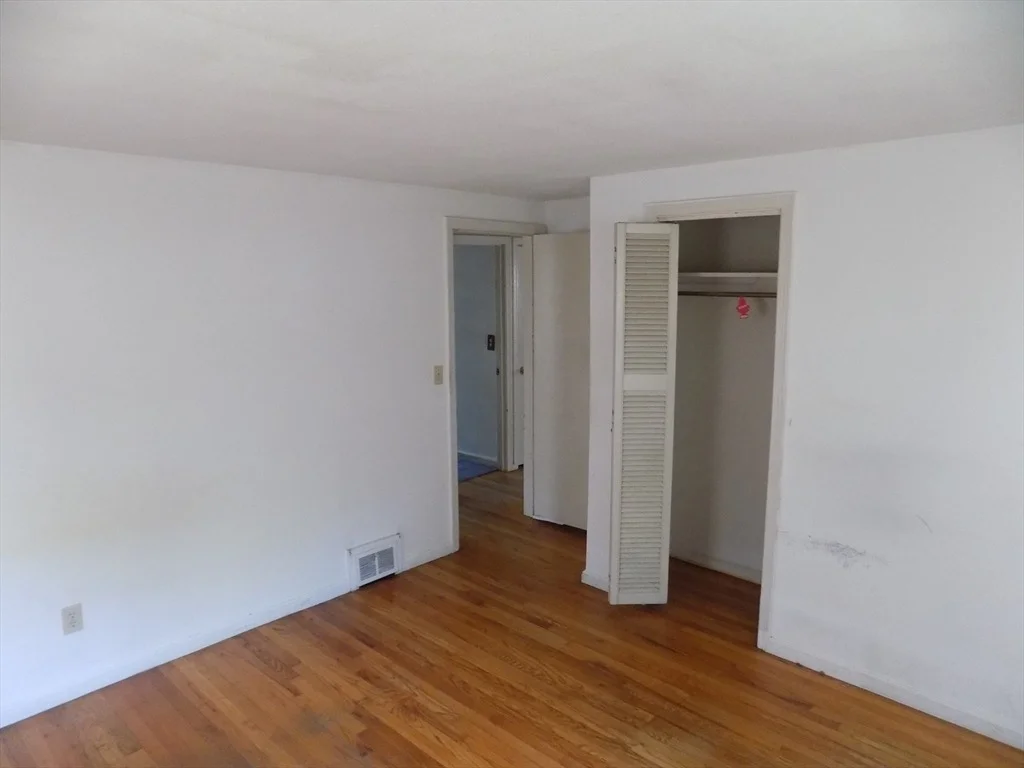 Photo of 1261 Page Blvd