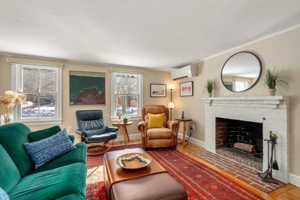 Photo of 103 Oak St