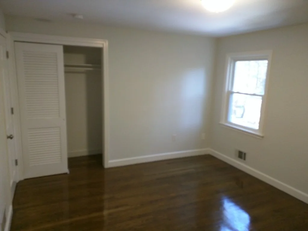 Photo of 48 Willard Grant Rd