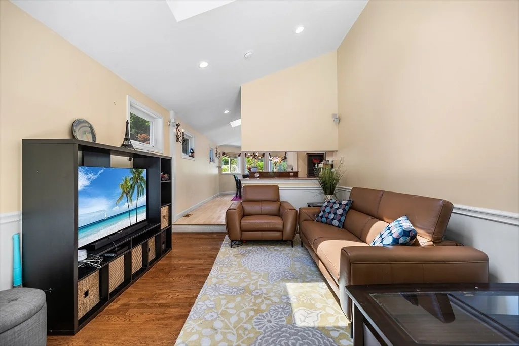 Photo of 7 Sherborne Cir